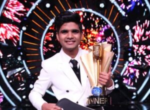 Salman-Ali-Indian-Idol-Trophy
